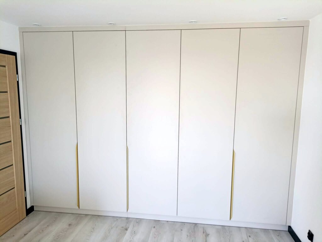 Szafy wnękowe i garderoby
